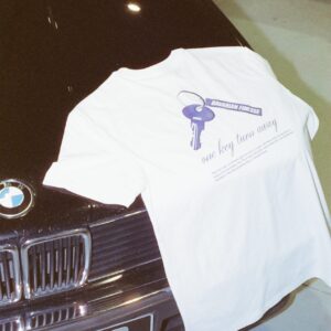 T-SHIRT One key turn away